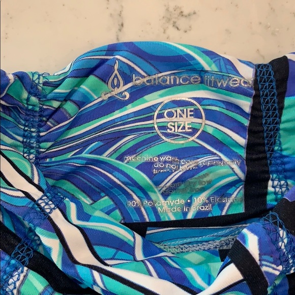 Balance fit wear yoga crop - size os - Picture 2 of 3